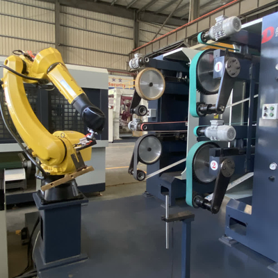 Máy robot mài / đánh bóng đa trục. Giải pháp xử lý bề mặt kim loại và vật liệu tổng hợp