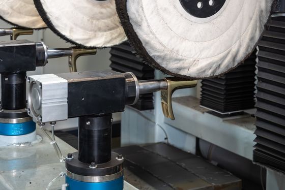 Máy đánh bóng CNC bánh xe có thể lập trình để hoàn thiện bề mặt